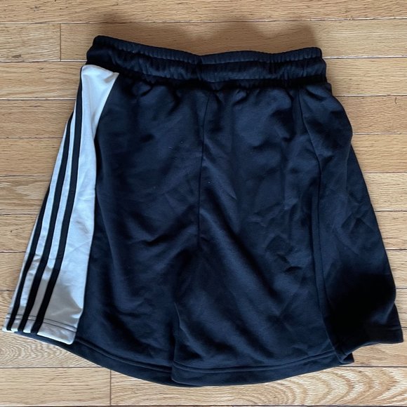 Brand New Adidas Originals 'summer rave' colourblock boyfriend shorts in black - Picture 5 of 16
